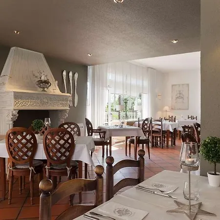 Le Verger Des Chateaux, The Originals Relais Hotel 3*