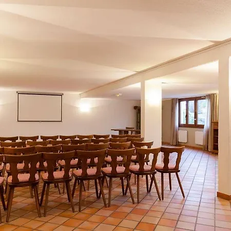 Hotel Le Verger Des Chateaux, The Originals Relais 3*