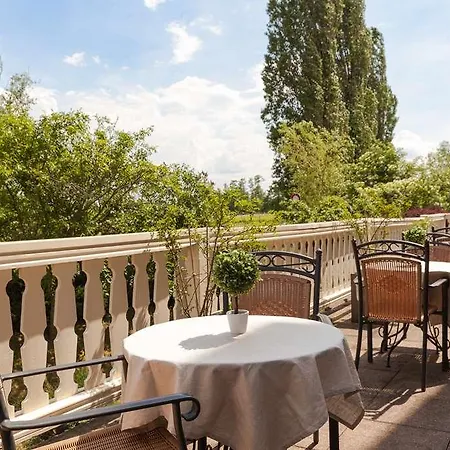 Le Verger Des Chateaux, The Originals Relais Hotel 3*